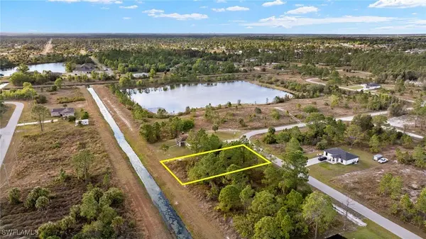 916 Danube ST, Lehigh Acres, FL 33974