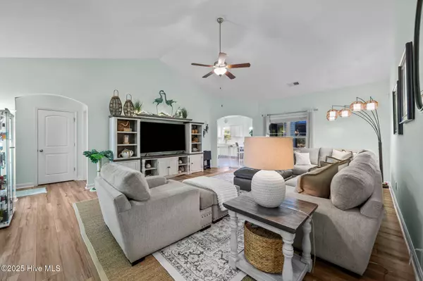 602 Great Harbor CT, Sneads Ferry, NC 28460