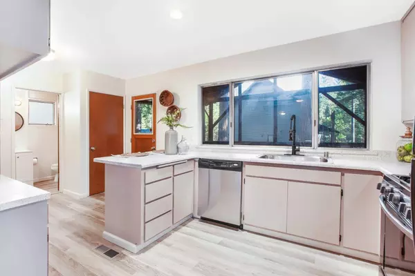 6229 Speckled RD, Pollock Pines, CA 95726