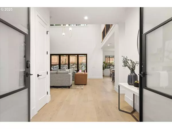 18850 REAO CT, Lake Oswego, OR 97035