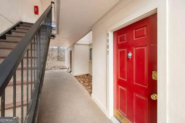 1107 Old Hammond Chase, Sandy Springs, GA 30350