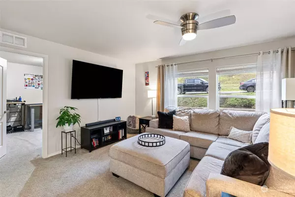 108 N Cambrian AVE, Bremerton, WA 98312