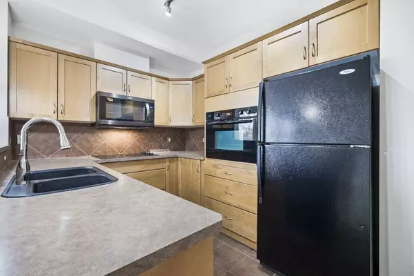 3111 34 AVE NW #222, Calgary, AB T2L 0Y2