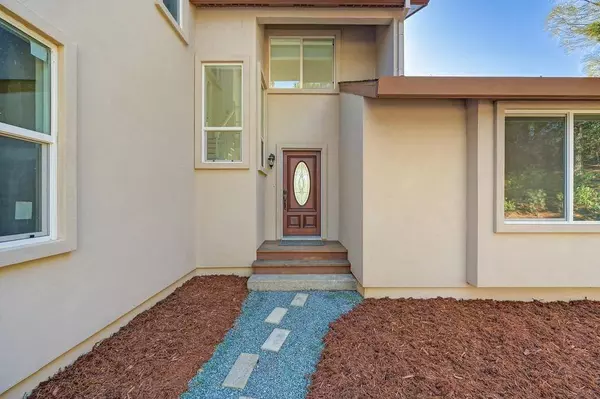 870 Hilltop CT, Applegate, CA 95703