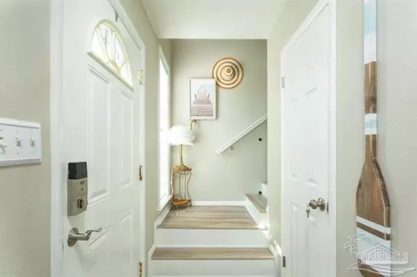 308 Ft Pickens Rd, Pensacola, FL 32561