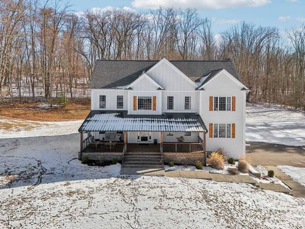 8 Willow Vale RD, Atkinson, NH 03811