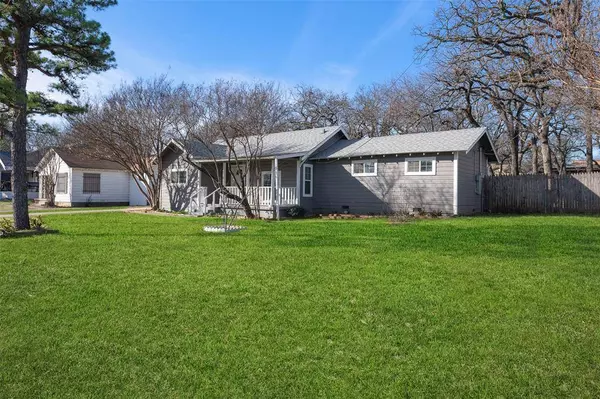 2816 Forest Avenue, Fort Worth, TX 76112