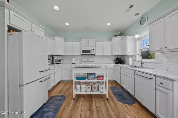 602 Great Harbor CT, Sneads Ferry, NC 28460