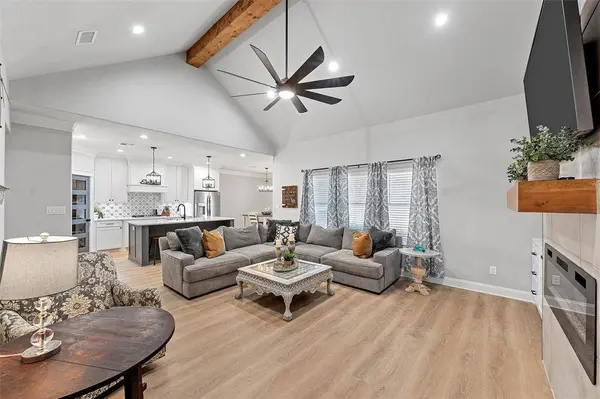 1408 Jane Lane, West, TX 76691