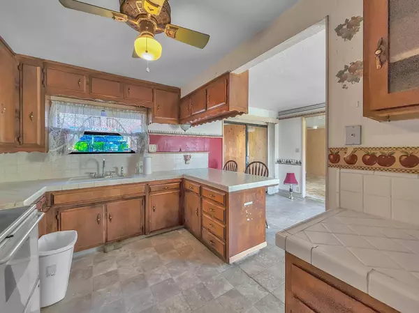 1515 Woodland DR, Stockton, CA 95207