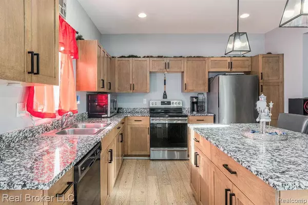 16530 DORT Street, Roseville, MI 48066