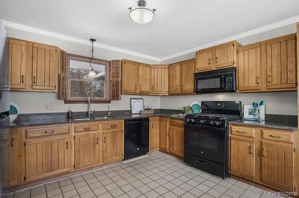 9310 Denton Hill Road, Fenton, MI 48430