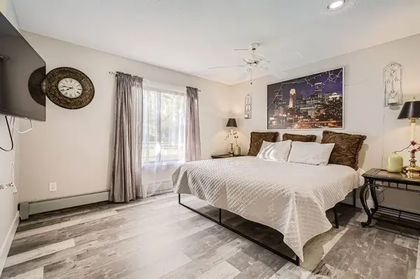 7320 York AVE S #108, Edina, MN 55435