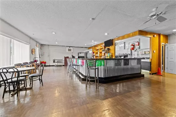 207 Fisher Ferry ST, Thomasville, NC 27360