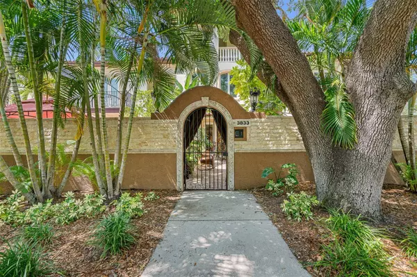 3833 W AZEELE ST, Tampa, FL 33609