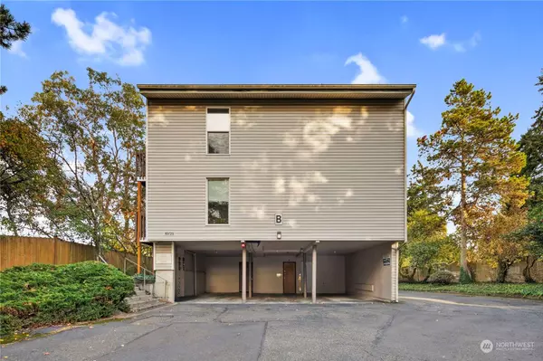 19725 76th AVE W #B8, Lynnwood, WA 98036