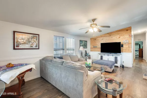 120 N VAL VISTA Drive #186, Mesa, AZ 85213