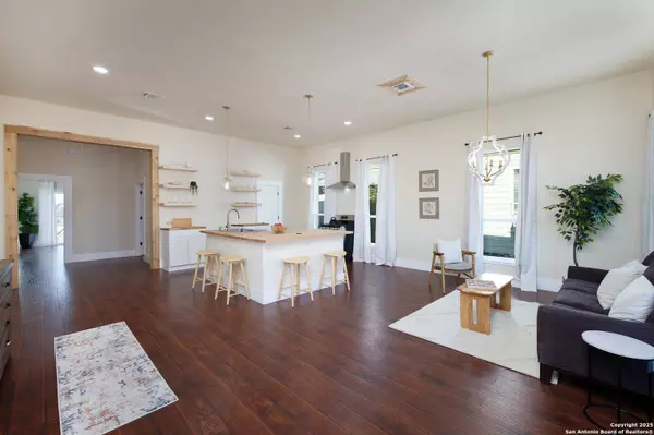 1107 Olive St, San Antonio, TX 78210