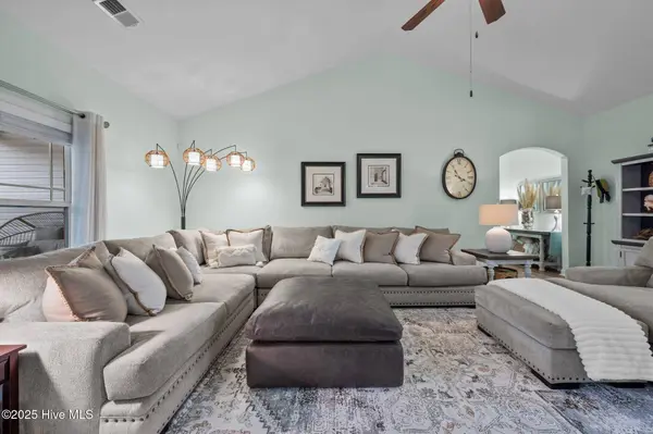 602 Great Harbor CT, Sneads Ferry, NC 28460