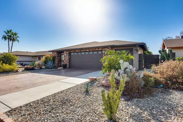 26434 S HOGAN Drive, Sun Lakes, AZ 85248