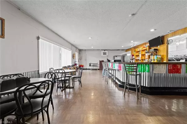 207 Fisher Ferry ST, Thomasville, NC 27360