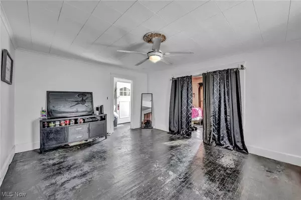 606-608 E Broad ST, Elyria, OH 44035