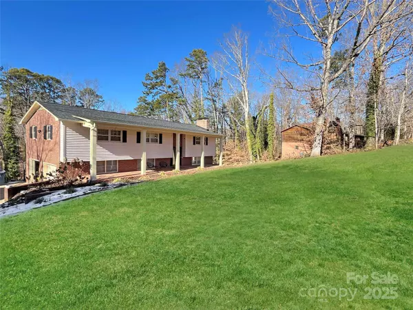 261 Skyline RD, Hickory, NC 28601