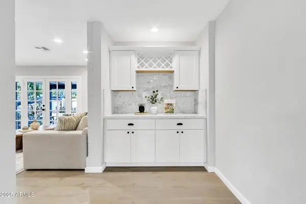 8738 N 9TH Avenue, Phoenix, AZ 85021