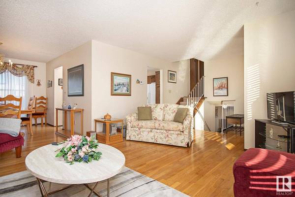 10304 172 AV NW, Edmonton, AB T5X 3X6