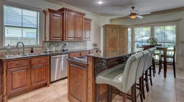 104 MAPLE GROVE LN, Youngsville, LA 70592