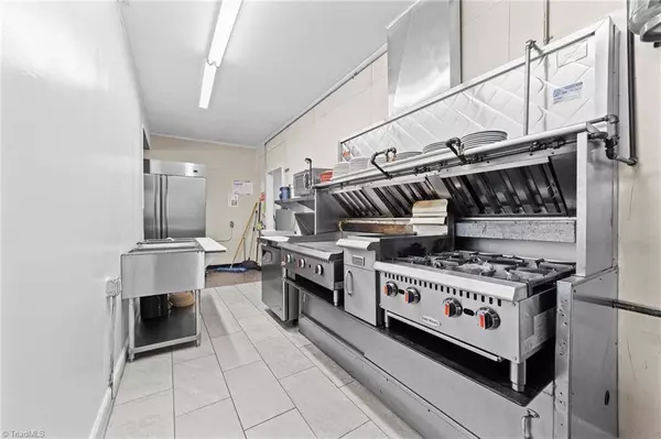 207 Fisher Ferry ST, Thomasville, NC 27360