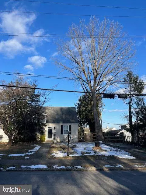 8705 OLD LINE RD, Philadelphia, PA 19128