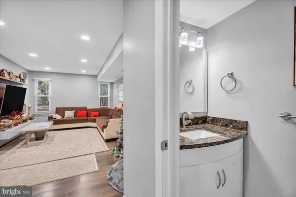 61 FRANKLIN DR, Voorhees, NJ 08043