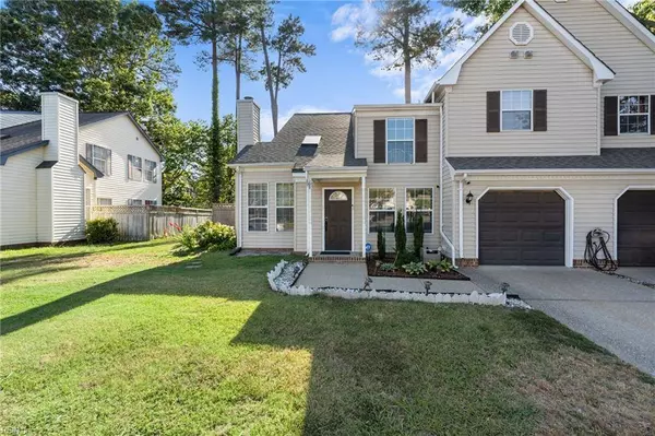 108 White Ridge LN, Yorktown, VA 23693