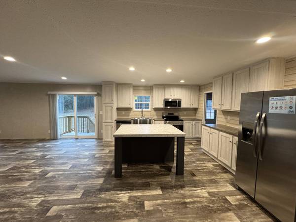 174 Wyman Rd, Eutawville, SC 29048