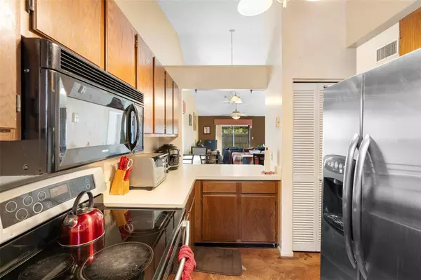 1146 EASTON ST, Orlando, FL 32825