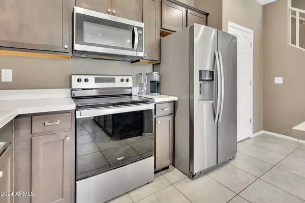 7143 W GOLDEN Lane, Peoria, AZ 85345