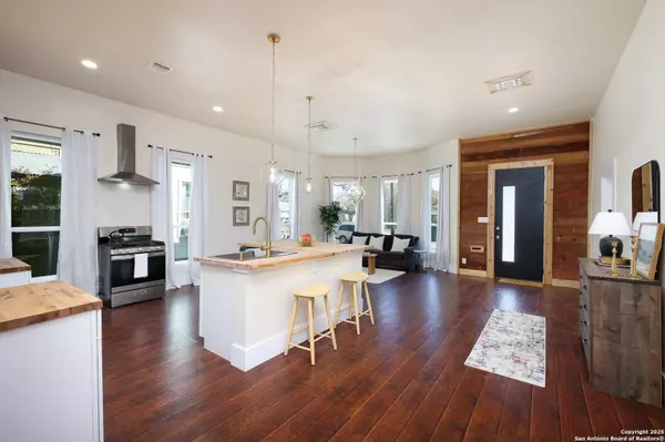 1107 Olive St, San Antonio, TX 78210