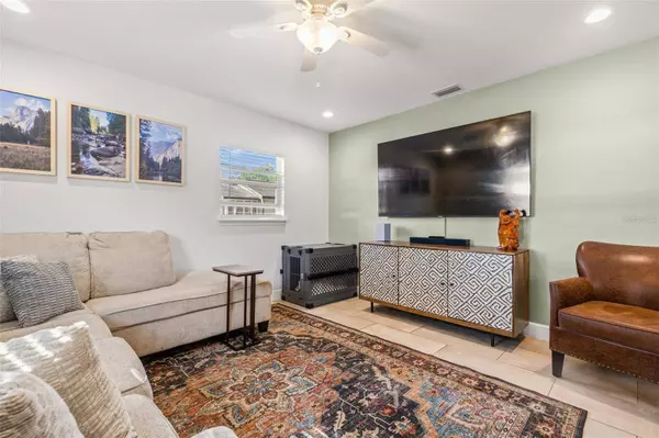 1002 W SPENCER ST, Plant City, FL 33563