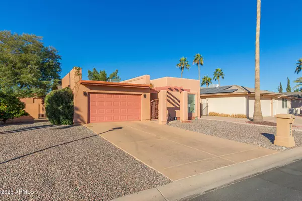 26430 S PINEWOOD Drive, Sun Lakes, AZ 85248