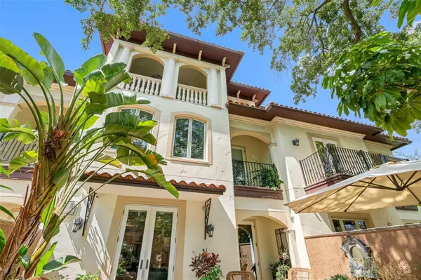 3833 W AZEELE ST, Tampa, FL 33609