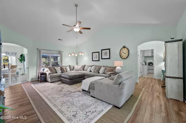 602 Great Harbor CT, Sneads Ferry, NC 28460