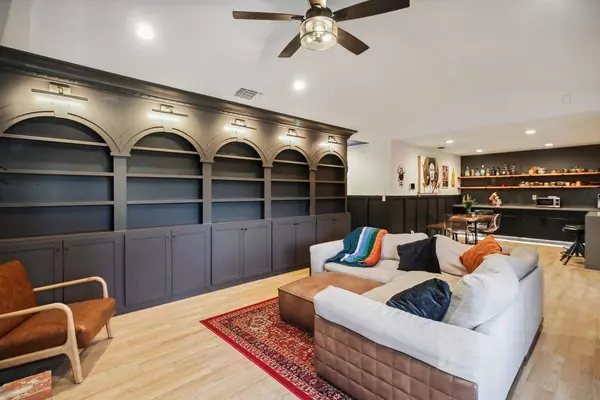 6920 Steamboat WAY, Sacramento, CA 95831