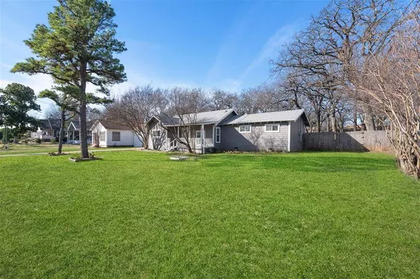 2816 Forest Avenue, Fort Worth, TX 76112