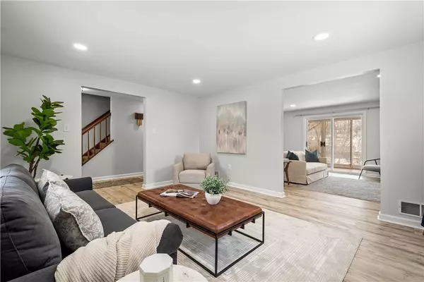 110 Countryview Dr, Robinson Twp - Nwa, PA 15136