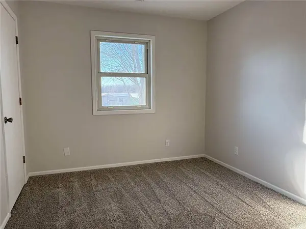2904 Robin LN, Sedalia, MO 65301