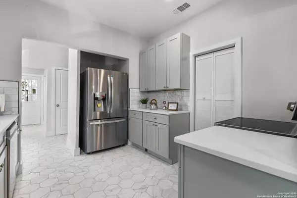 1601 MAGNOLIA AVE, San Antonio, TX 78201-5443