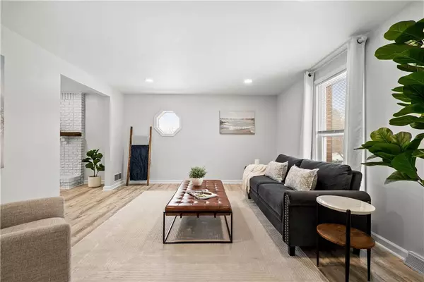 110 Countryview Dr, Robinson Twp - Nwa, PA 15136