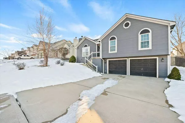 7420 N Lewis AVE, Kansas City, MO 64158