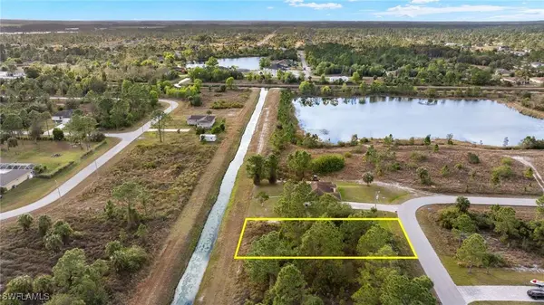 916 Danube ST, Lehigh Acres, FL 33974